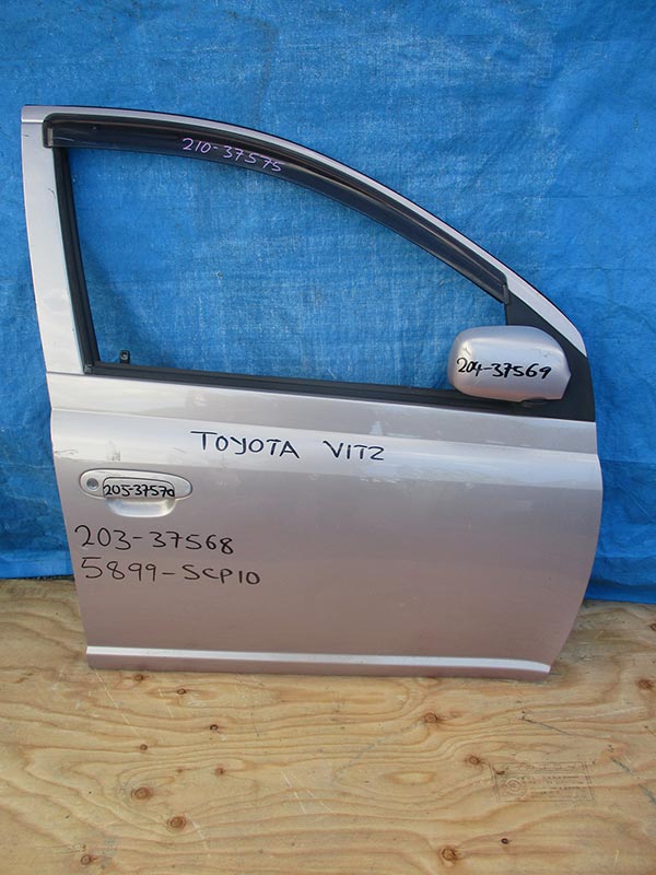 Used Toyota  OUTER DOOR HANDLE FRONT RIGHT